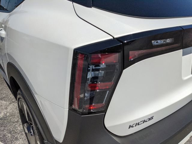 Certified 2025 Nissan Kicks SR image 14