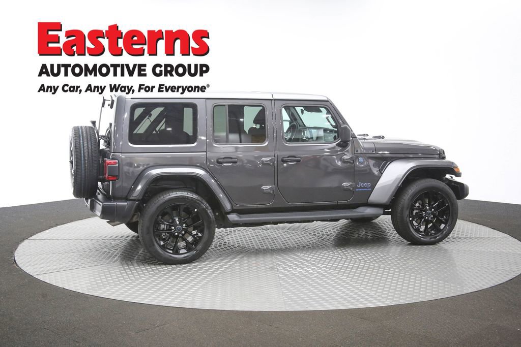 Used 2025 Jeep Wrangler Unlimited Sahara AWD/4WD image 39