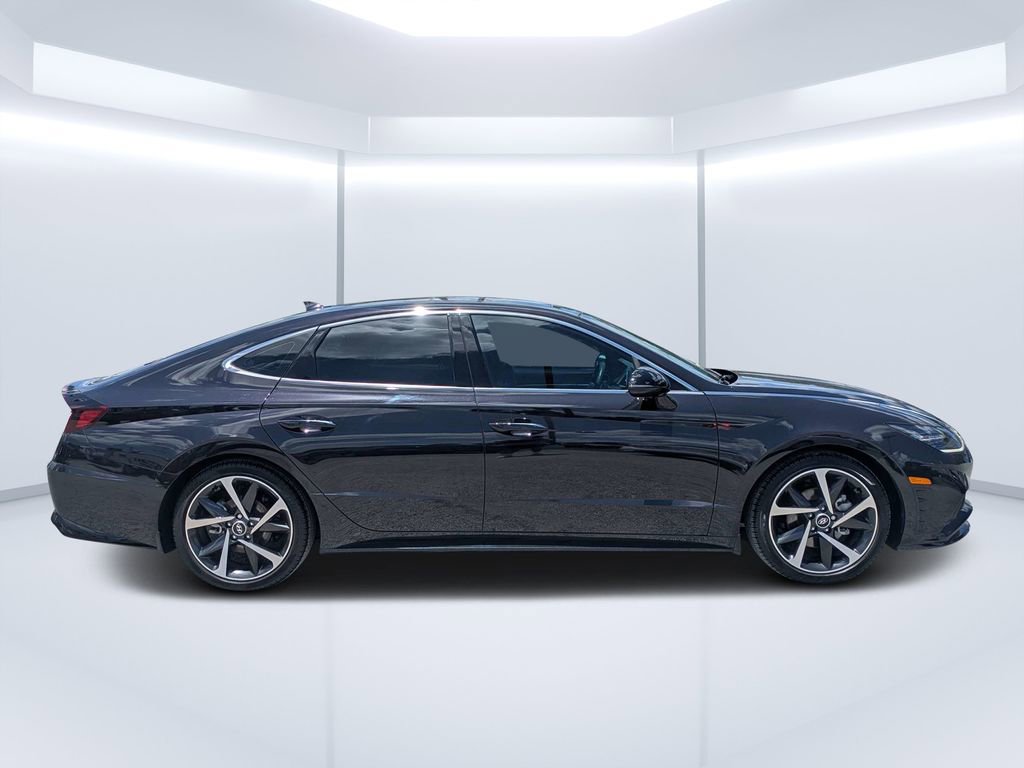 Used 2023 Hyundai Sonata SEL Plus FWD image 2