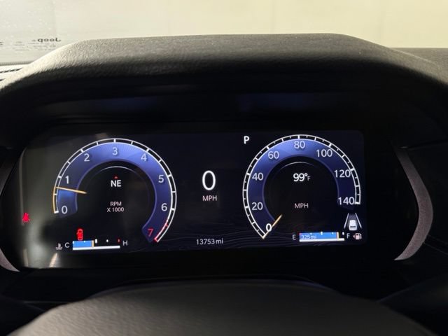 Used 2025 Jeep Grand Cherokee Altitude RWD image 22