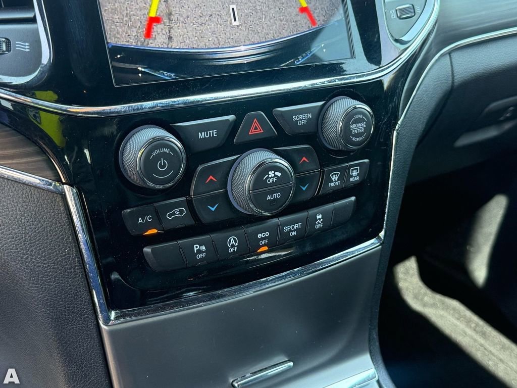 Used 2020 Jeep Grand Cherokee Limited image 22