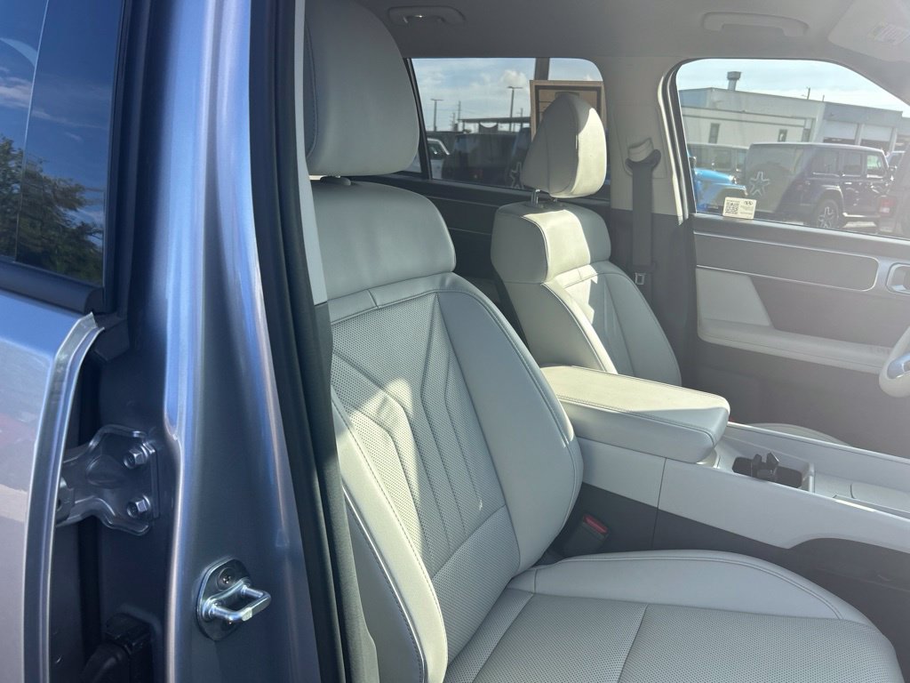Used 2026 Hyundai Santa Fe SEL FWD image 23