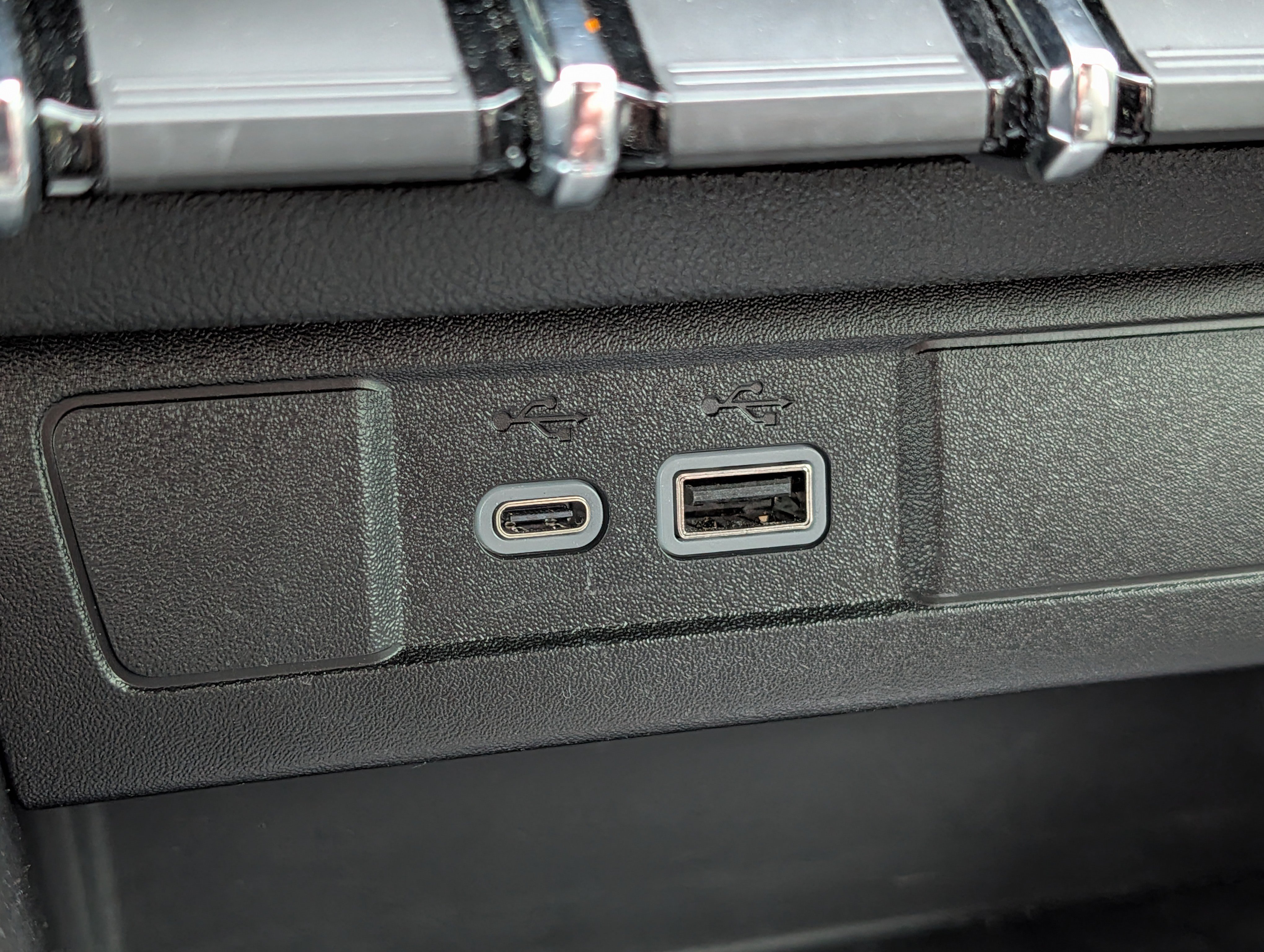Used 2023 Chevrolet Colorado ZR2 w/ ZR2 Convenience Package III AWD/4WD image 28