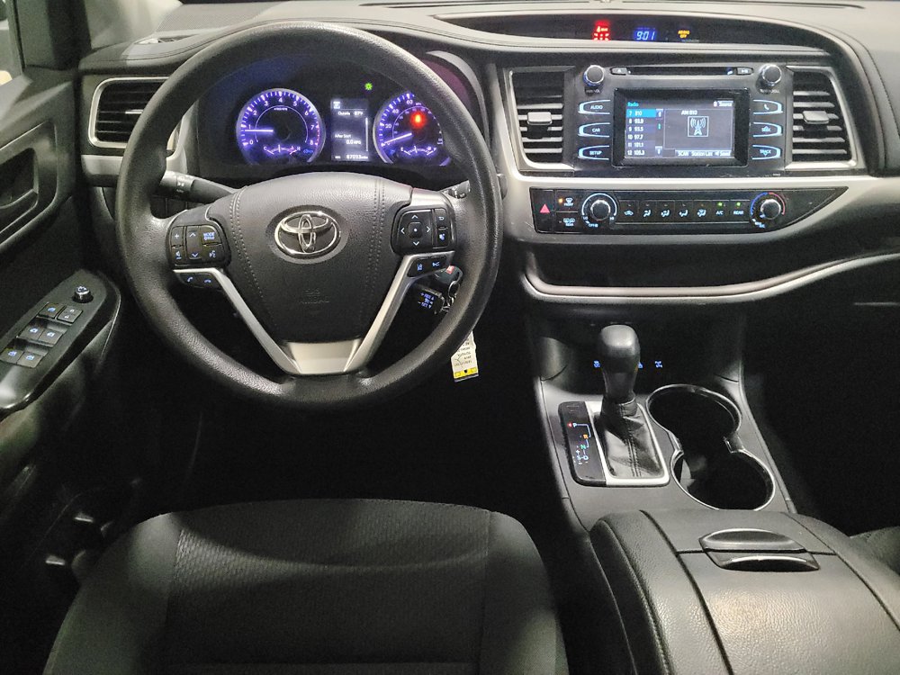Used 2019 Toyota Highlander LE AWD/4WD image 22