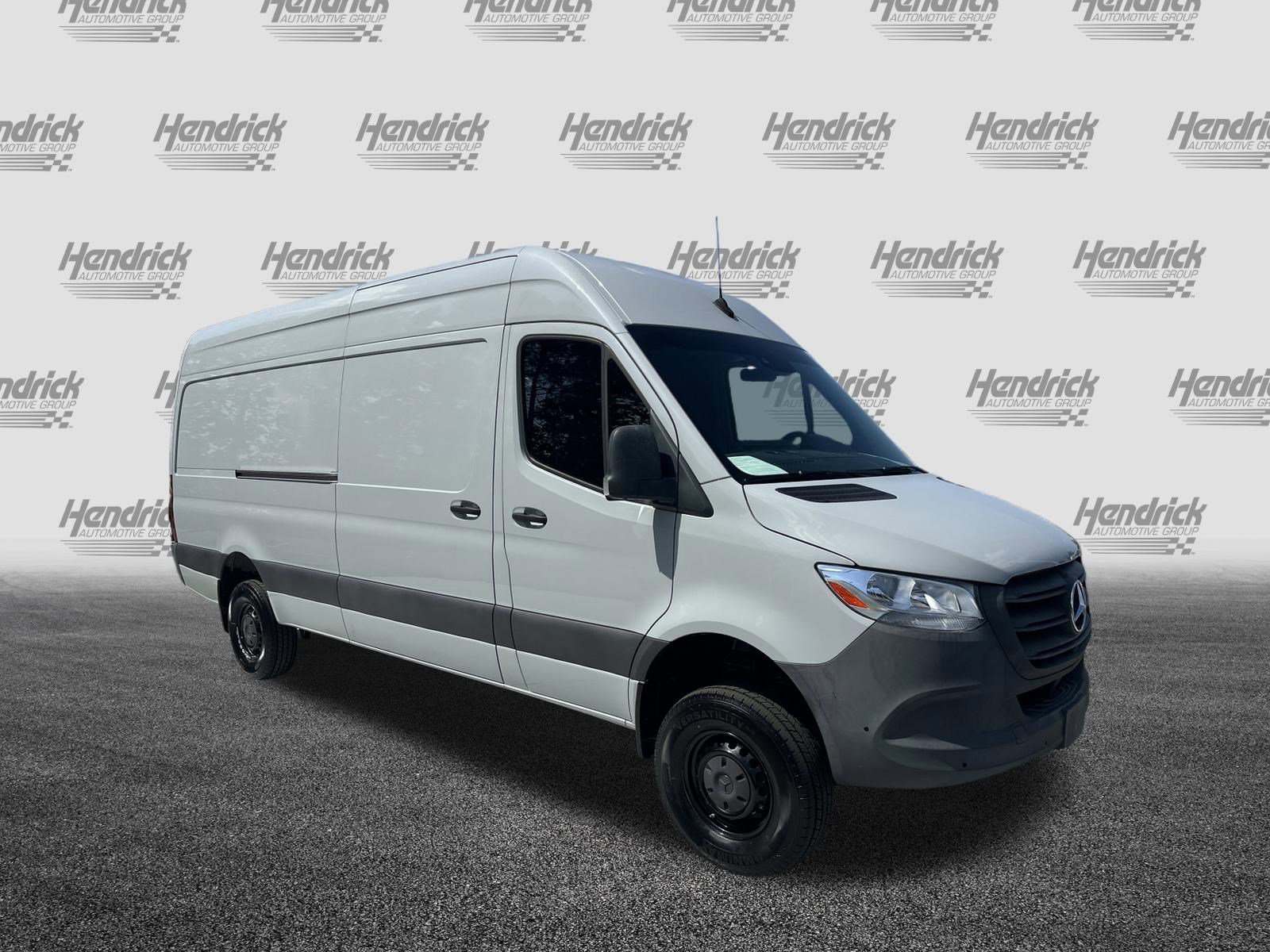 Used 2023 Mercedes-Benz Sprinter 2500 image 2