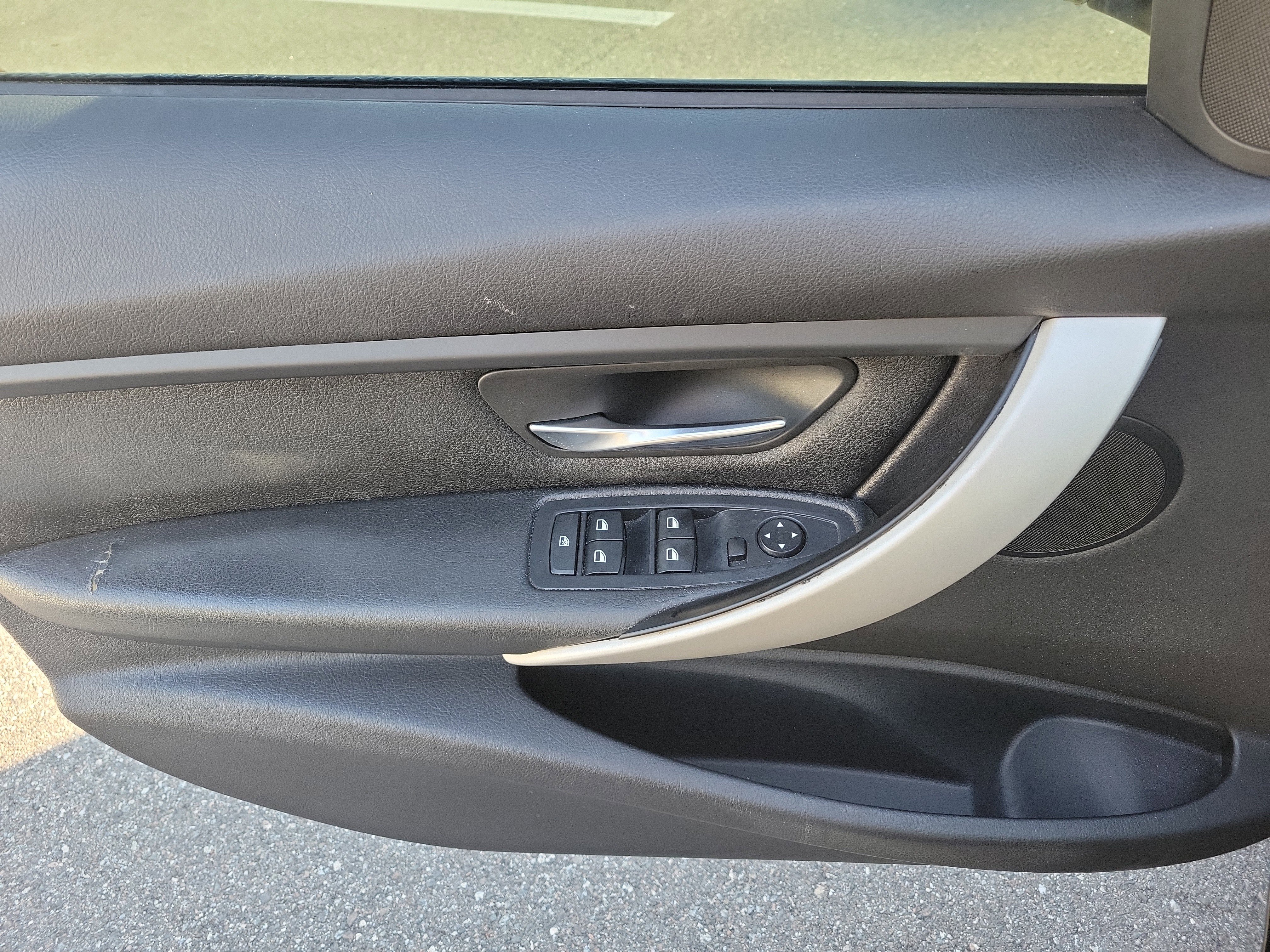 Used 2014 BMW 320i Sedan image 19