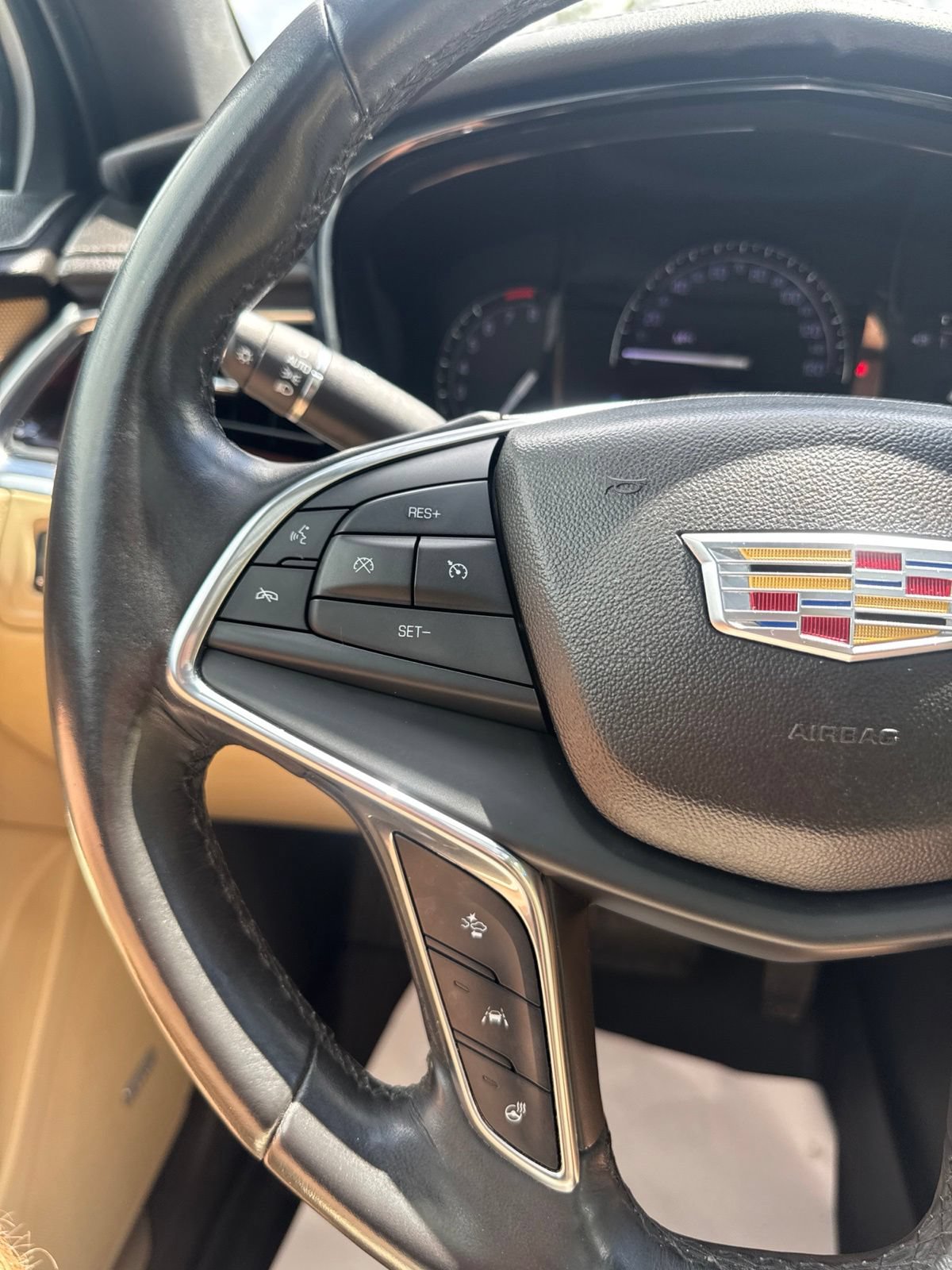 Used 2018 Cadillac XT5 Premium Luxury FWD image 25
