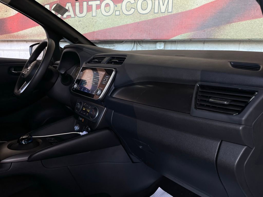 Used 2022 Nissan Leaf S image 19