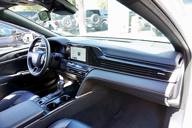 Used 2025 Toyota Camry SE FWD image 11