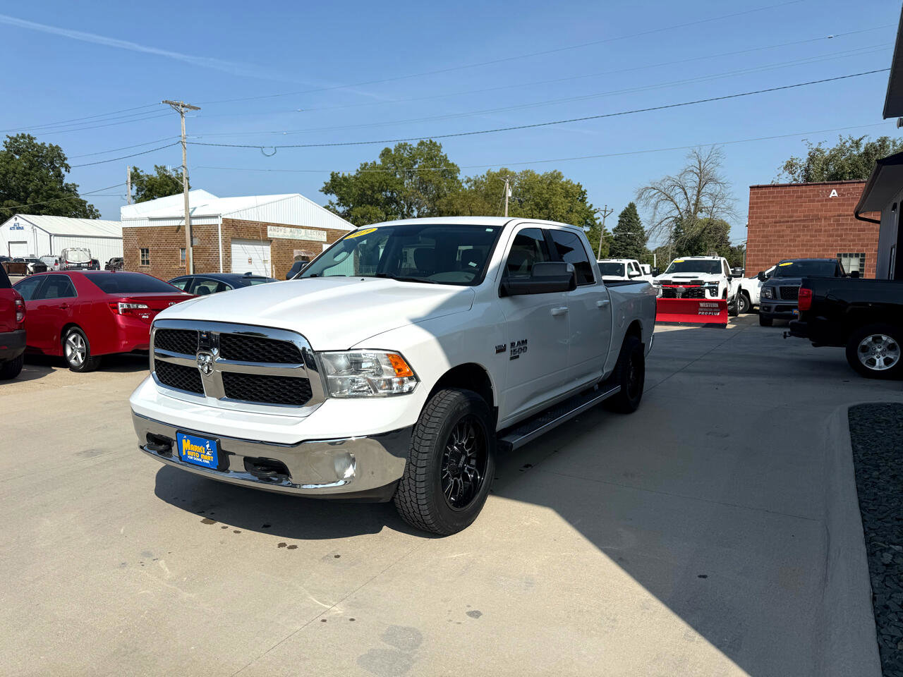 Used 2019 RAM 1500 Classic SLT image 3
