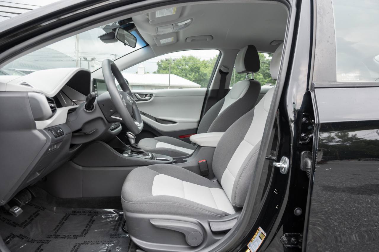 Used 2020 Hyundai Ioniq Blue FWD image 12