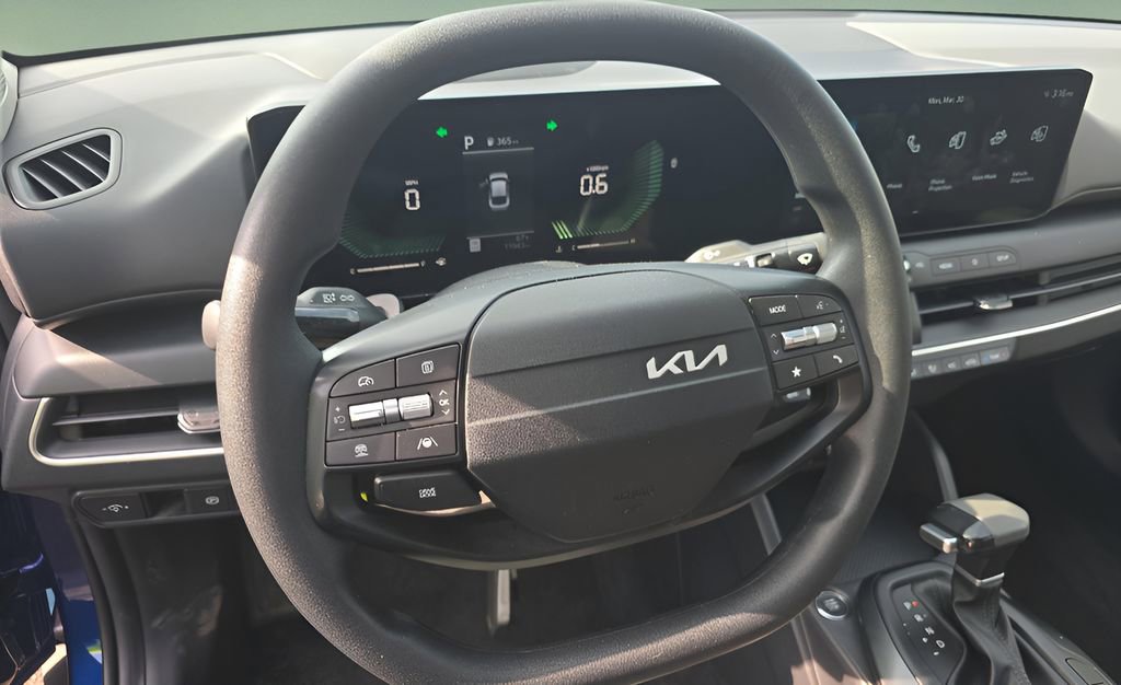 Used 2025 Kia K4 LXS FWD image 7
