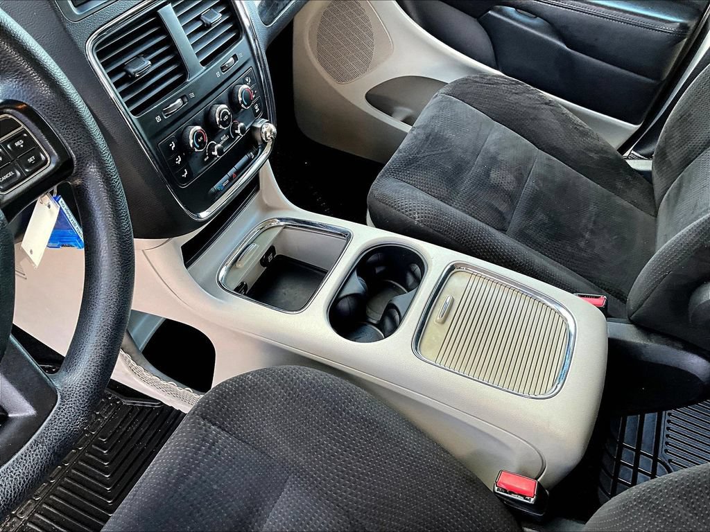 Used 2014 Dodge Grand Caravan SXT FWD image 17