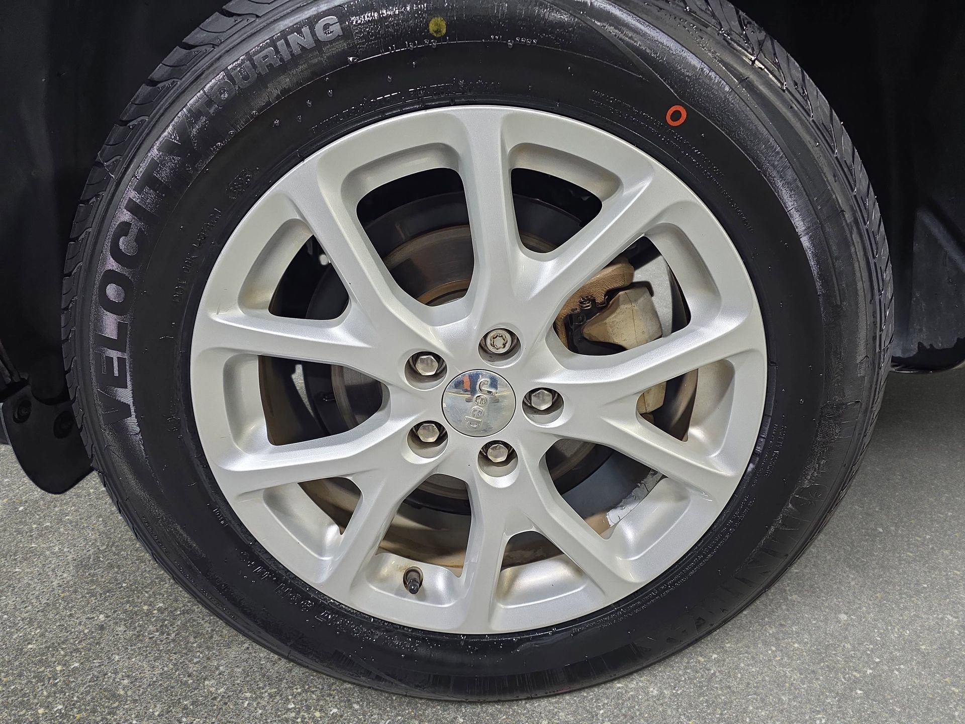 Used 2017 Jeep Cherokee Latitude w/ Cold Weather Group image 30