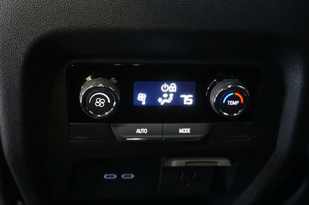 New 2025 Chevrolet Traverse LT w/ Driver Confidence Package image 24