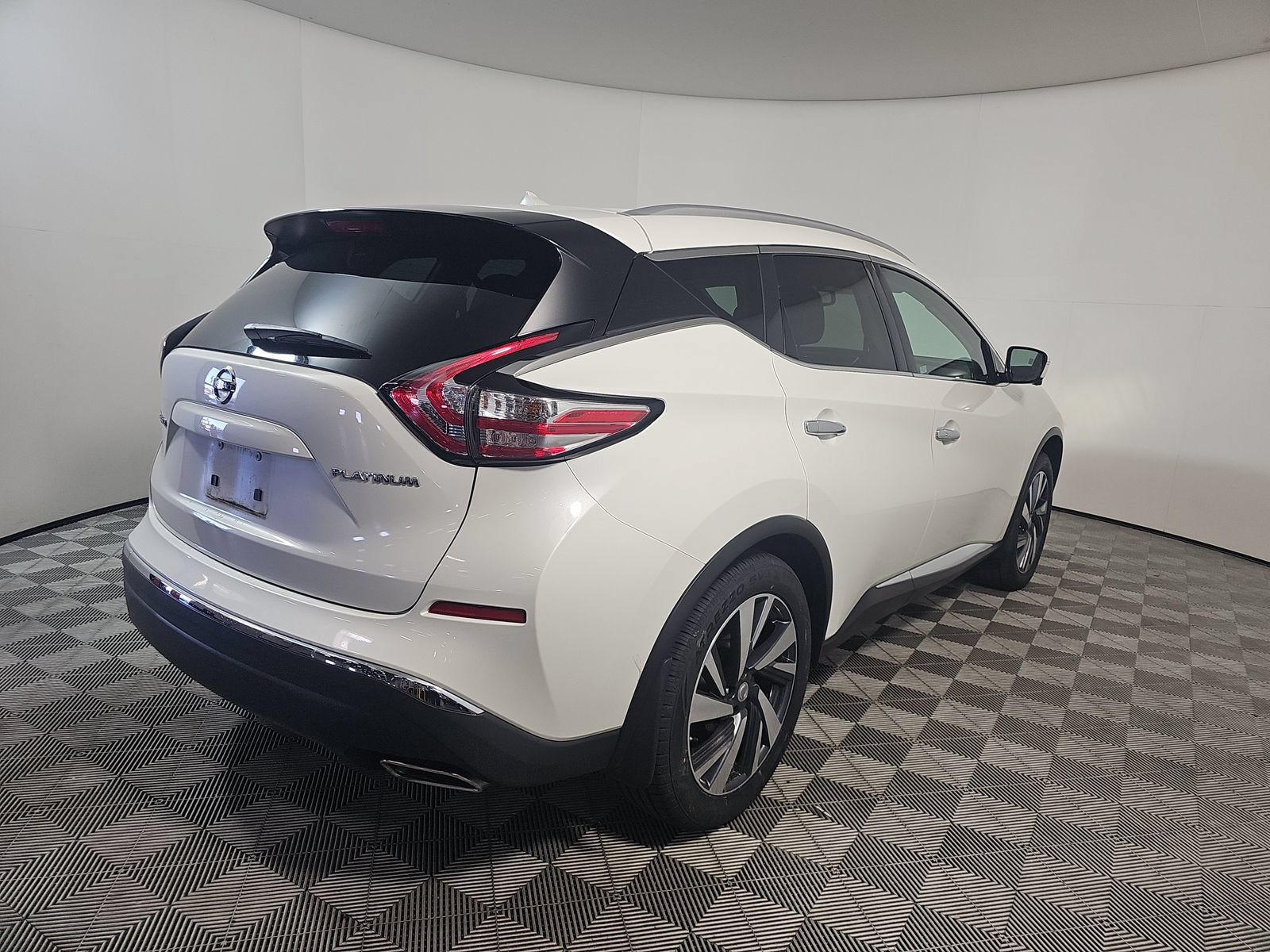 Used 2015 Nissan Murano Platinum FWD image 3