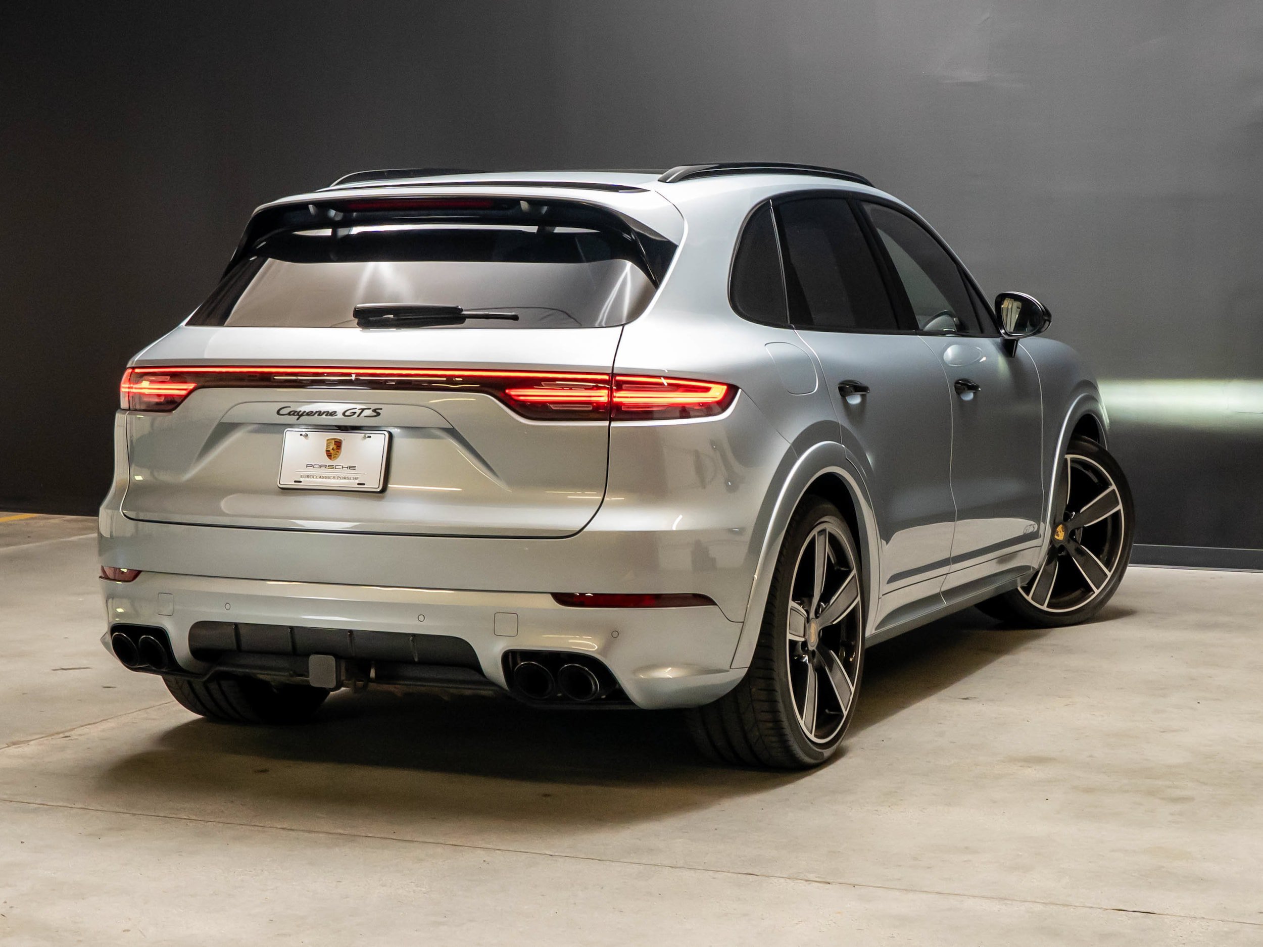 Used 2022 Porsche Cayenne GTS AWD/4WD image 7