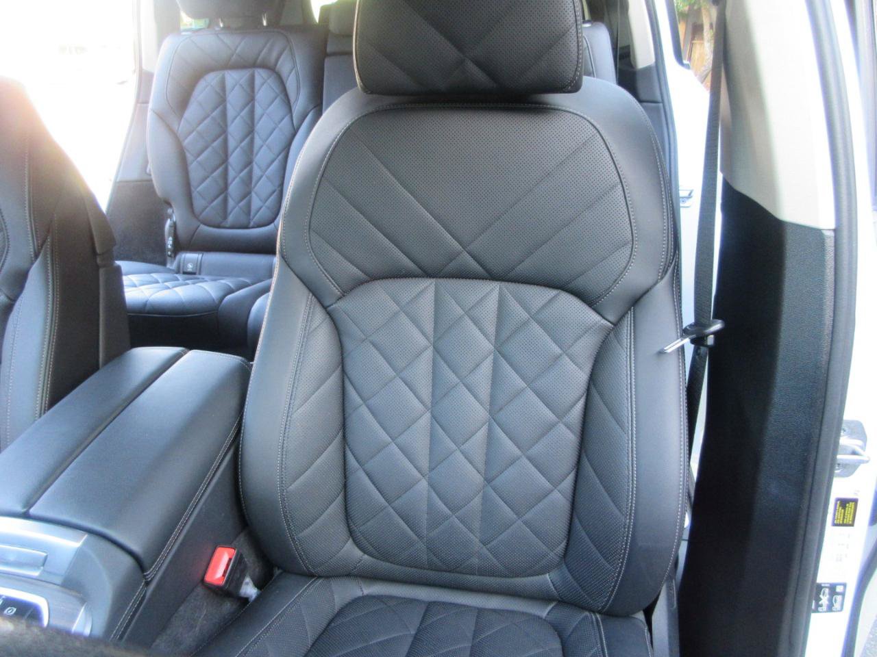 Used 2025 BMW X7 xDrive40i w/ Premium Package AWD/4WD image 14