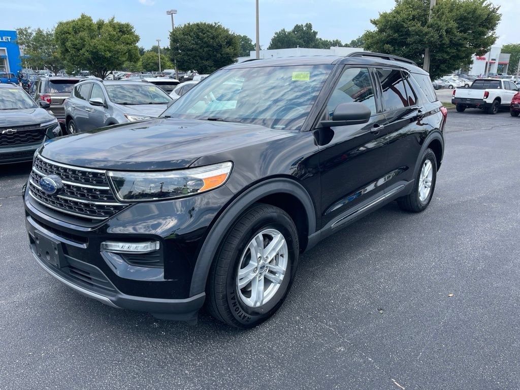 Used 2020 Ford Explorer XLT w/ Equipment Group 202A AWD/4WD image 3