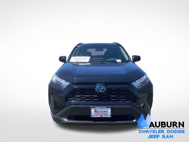 Used 2024 Toyota RAV4 LE AWD/4WD image 2