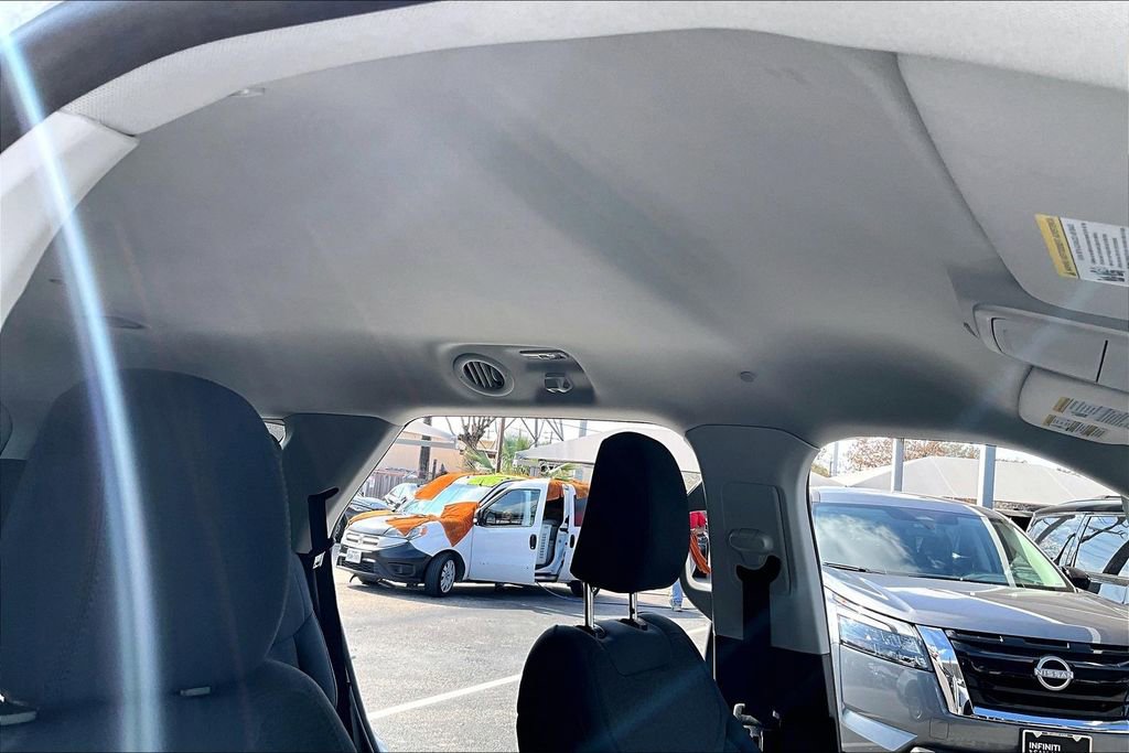 Used 2025 Ford Explorer Active image 22