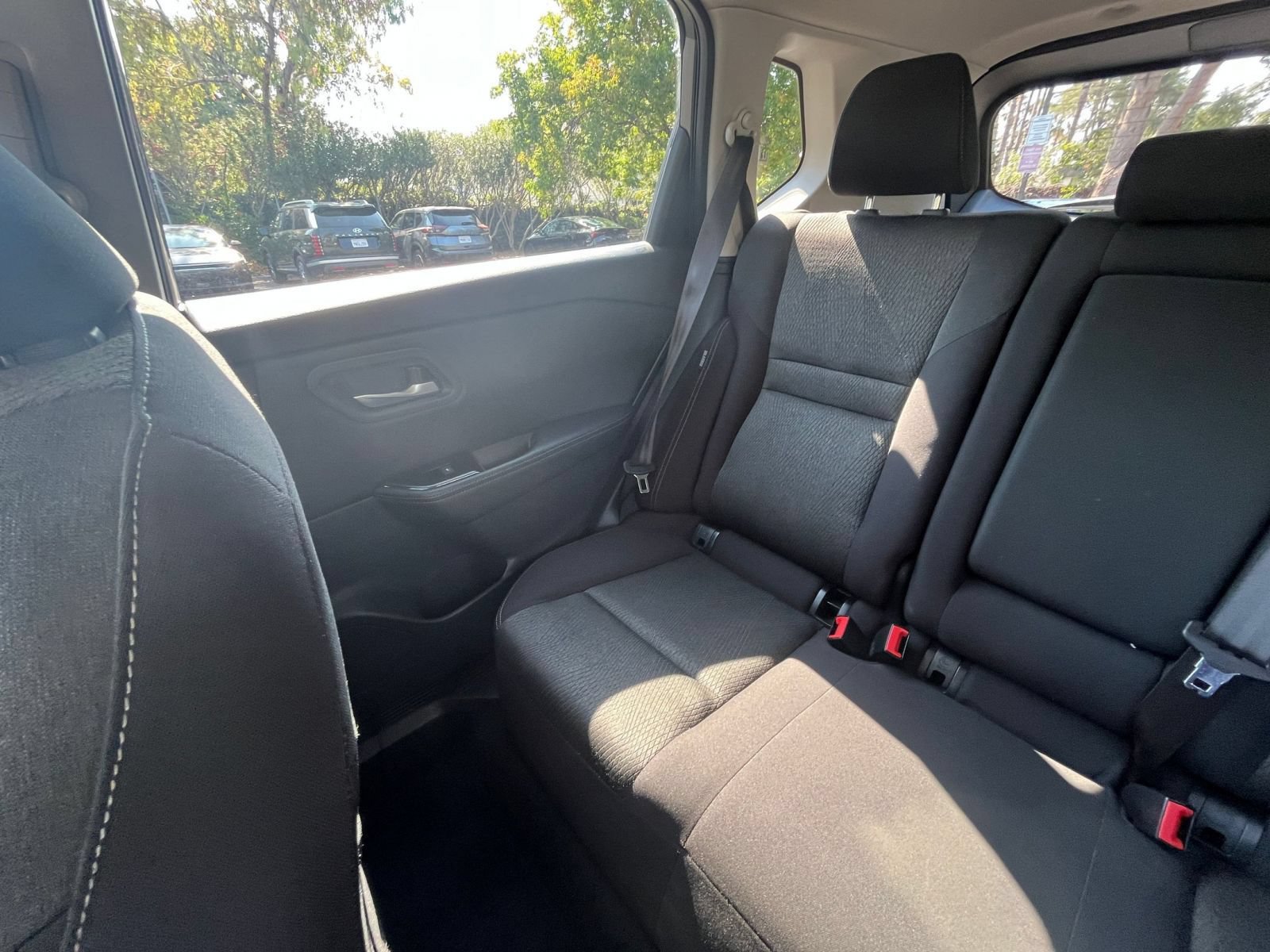 Used 2025 Nissan Rogue SV AWD/4WD image 41
