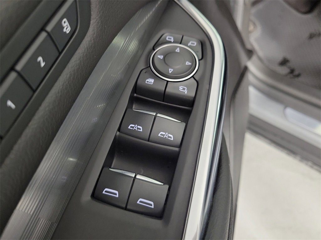 Certified 2025 Cadillac XT4 Premium Luxury image 19