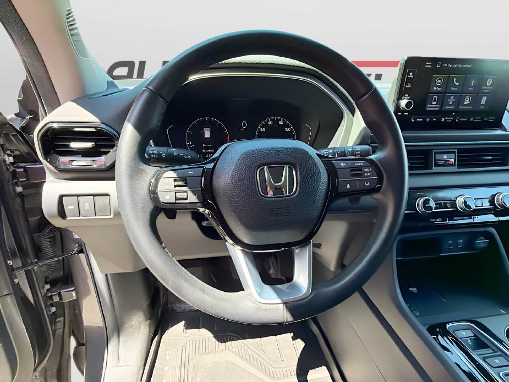 Used 2025 Honda Pilot EX-L image 11