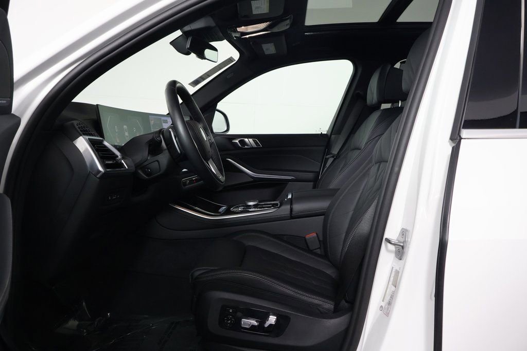Used 2026 BMW X5 sDrive40i w/ Premium Package image 10