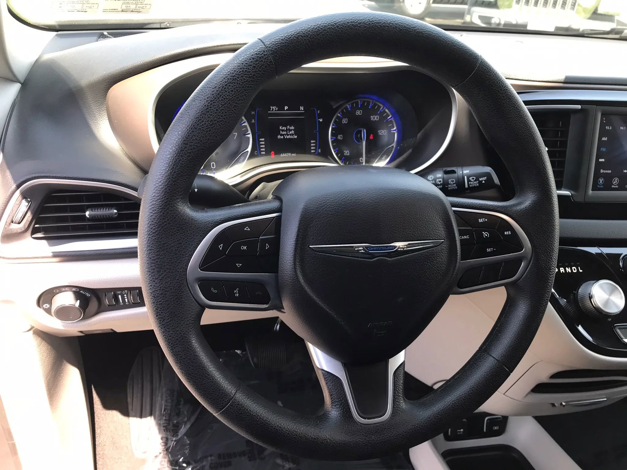 Used 2021 Chrysler Voyager Lxi FWD image 17