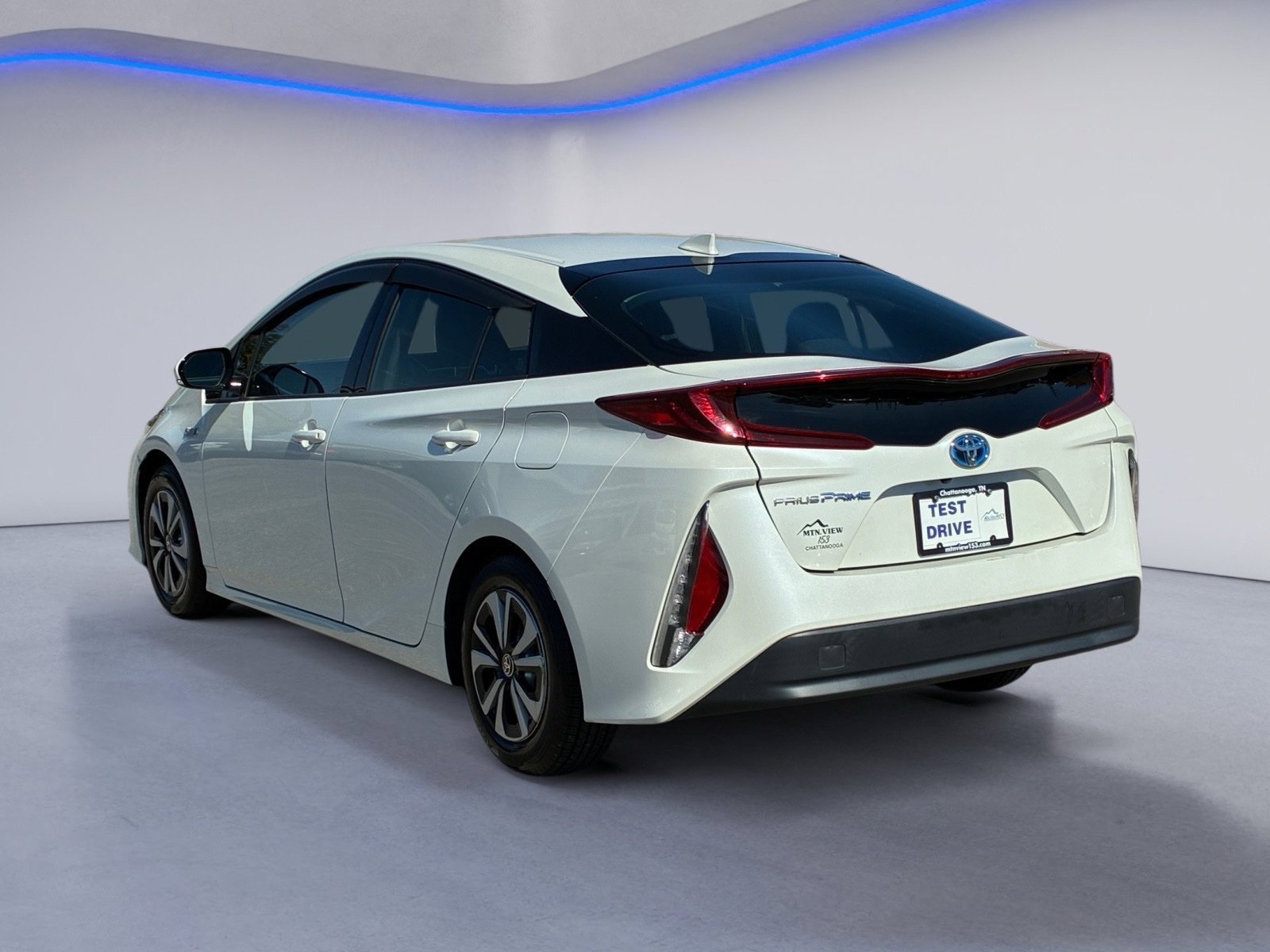 Used 2018 Toyota Prius Prime Plus FWD image 6