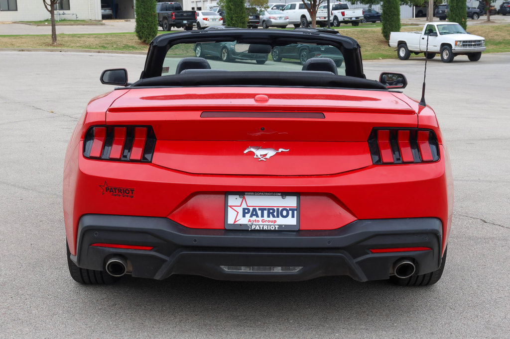 Used 2025 Ford Mustang Premium RWD image 4