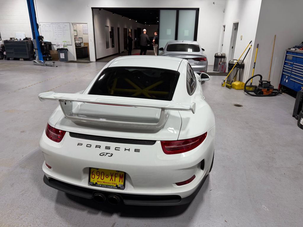 Used 2014 Porsche 911 GT3 RWD image 4