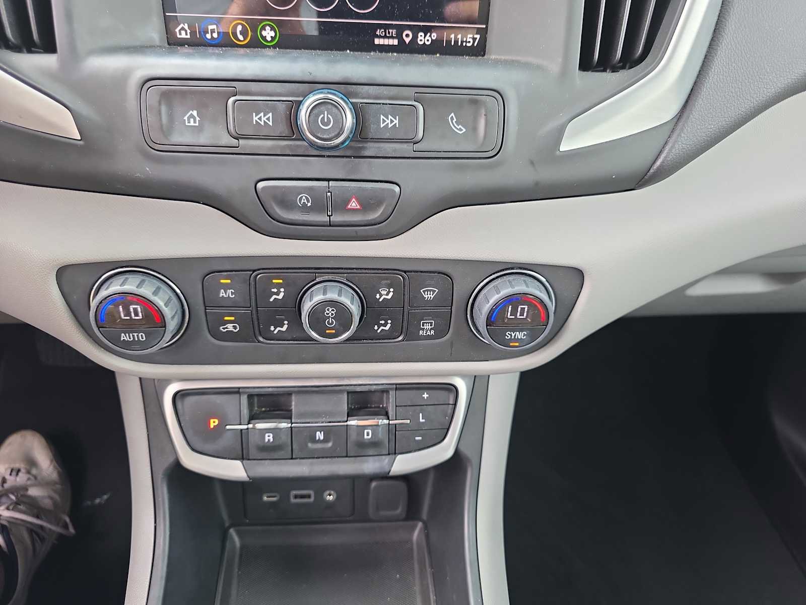 Used 2023 GMC Terrain SLE w/ Driver Convenience Package image 14