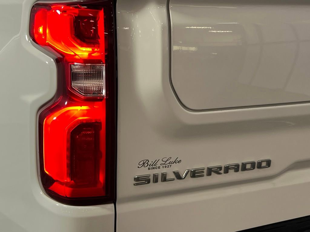 Used 2022 Chevrolet Silverado 1500 ZR2 w/ Technology Package image 9