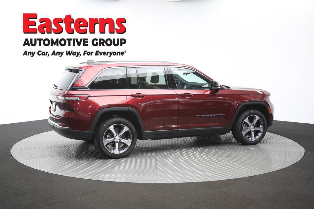 Used 2023 Jeep Grand Cherokee 4WD 4xe w/ Luxury Tech Group II image 45
