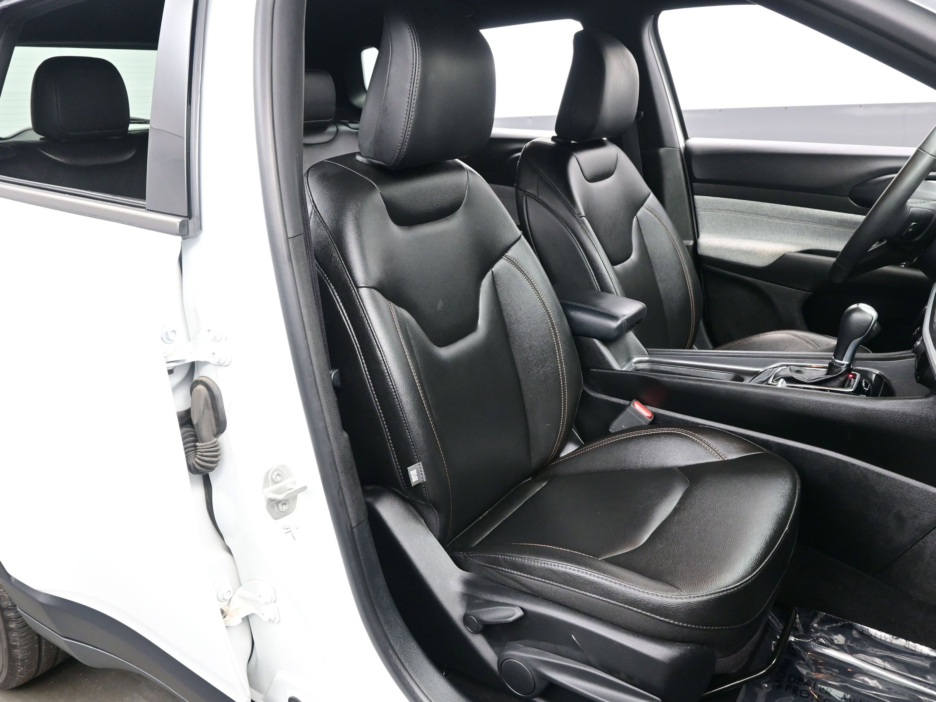 Used 2023 Jeep Compass Latitude image 14