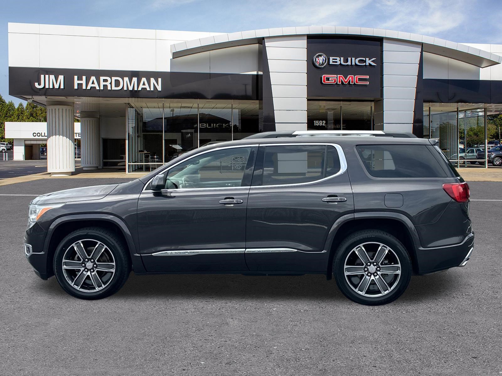 Used 2017 GMC Acadia Denali AWD/4WD image 4