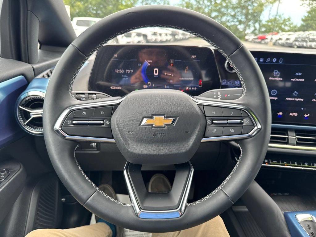 Used 2026 Chevrolet Equinox EV LT AWD/4WD image 25