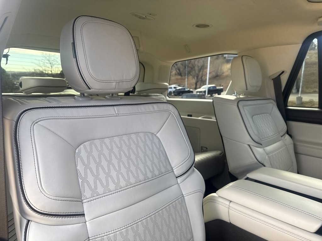Certified 2024 Lincoln Navigator Black Label image 25