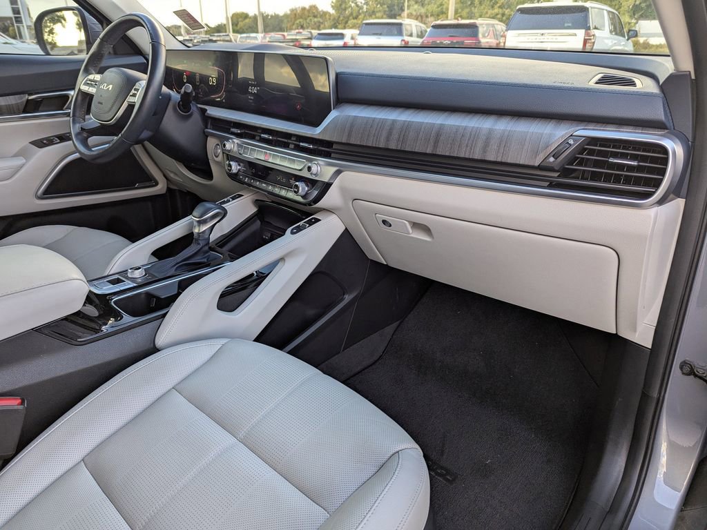 Certified 2023 Kia Telluride EX w/ EX Captain's Chair Package image 10