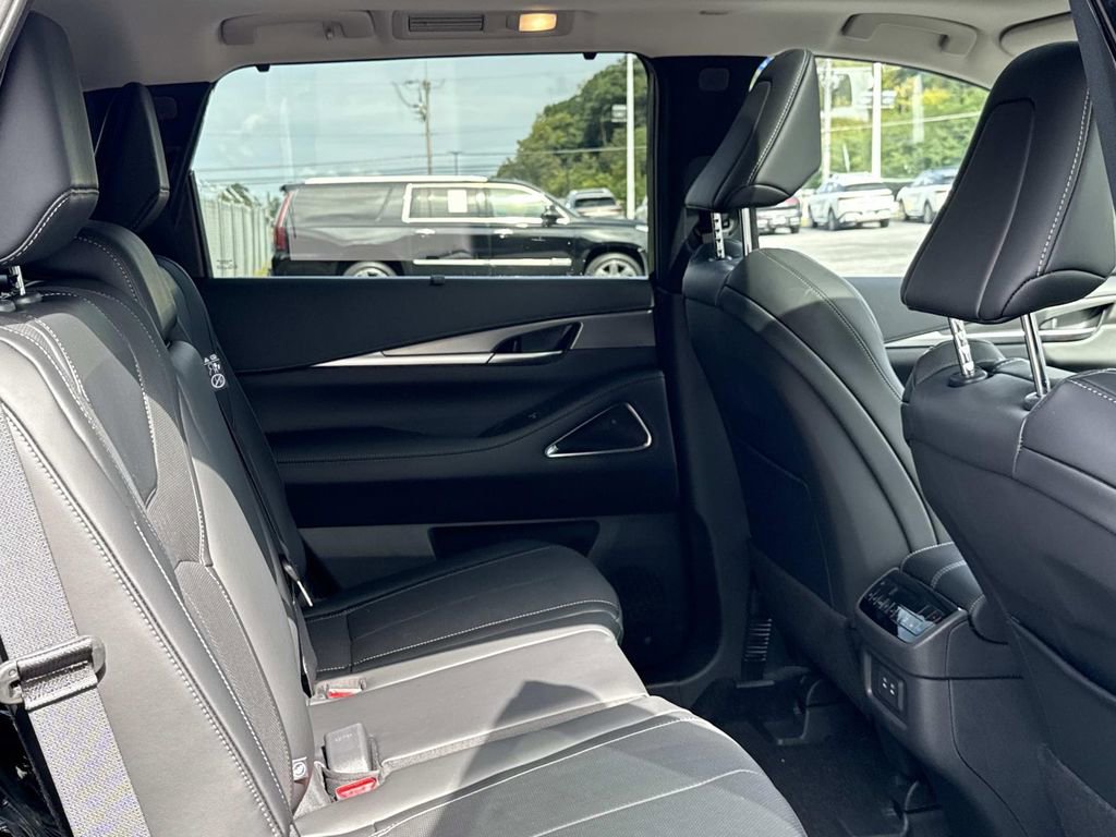 New 2026 INFINITI QX60 Luxe w/ Cargo Package image 19