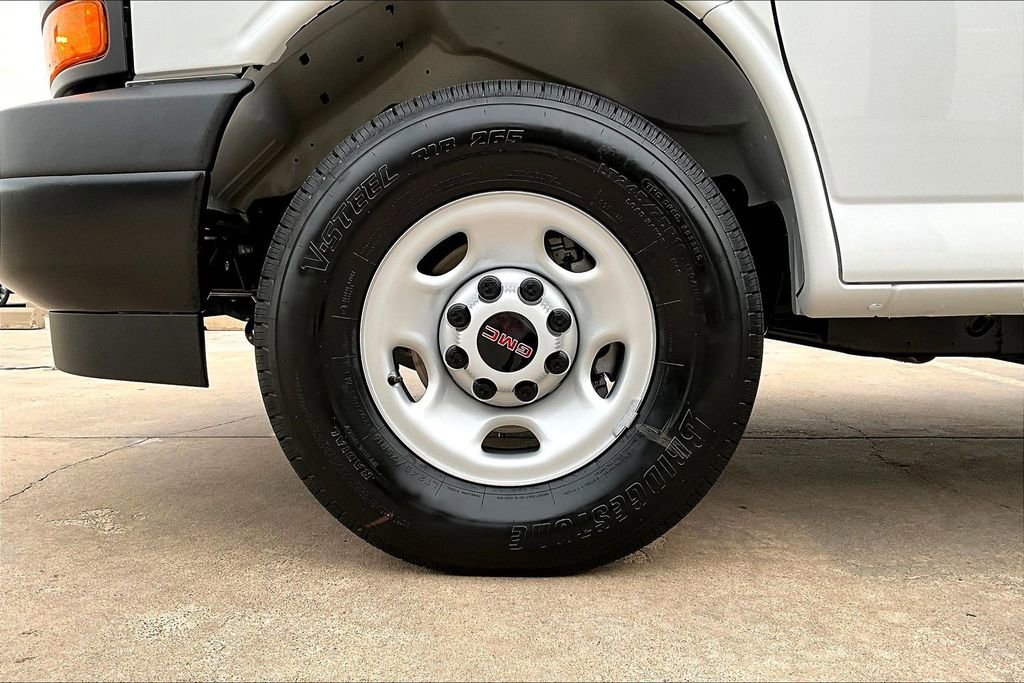 New 2025 GMC Savana 3500 Extended w/ Driver Convenience Package image 33