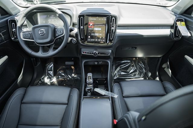 New 2026 Volvo XC40 B5 Plus w/ Climate Package AWD/4WD image 21