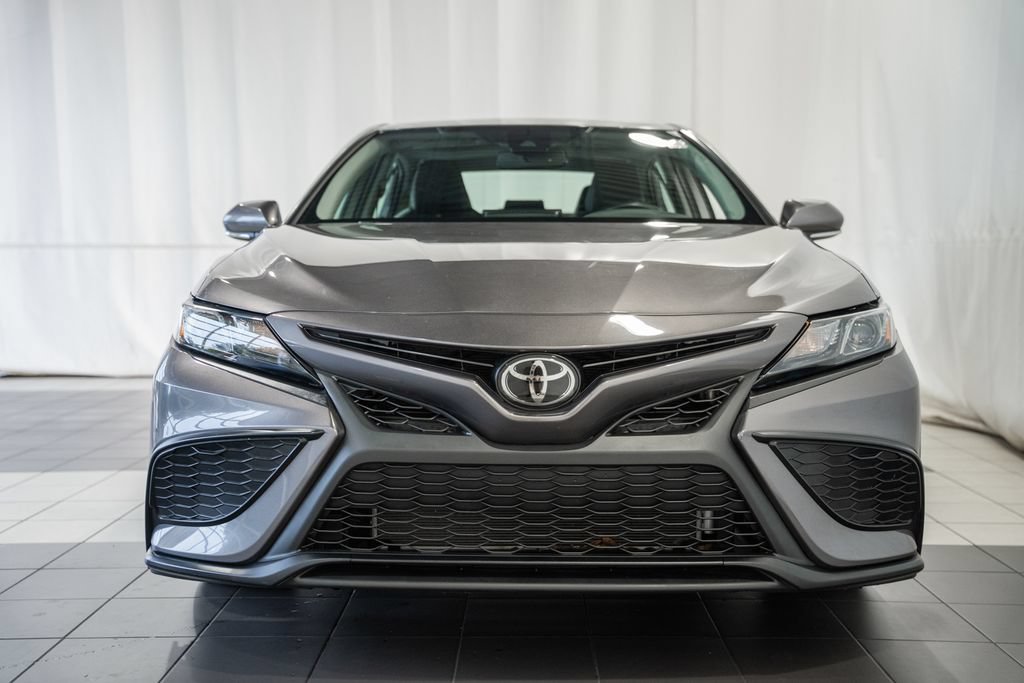 Used 2024 Toyota Camry SE w/ Cold Weather Package FWD image 2