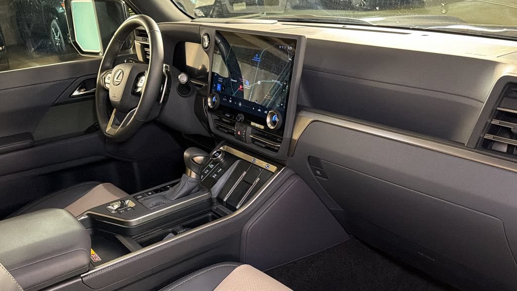 Certified 2025 Lexus GX 550 AWD/4WD image 13