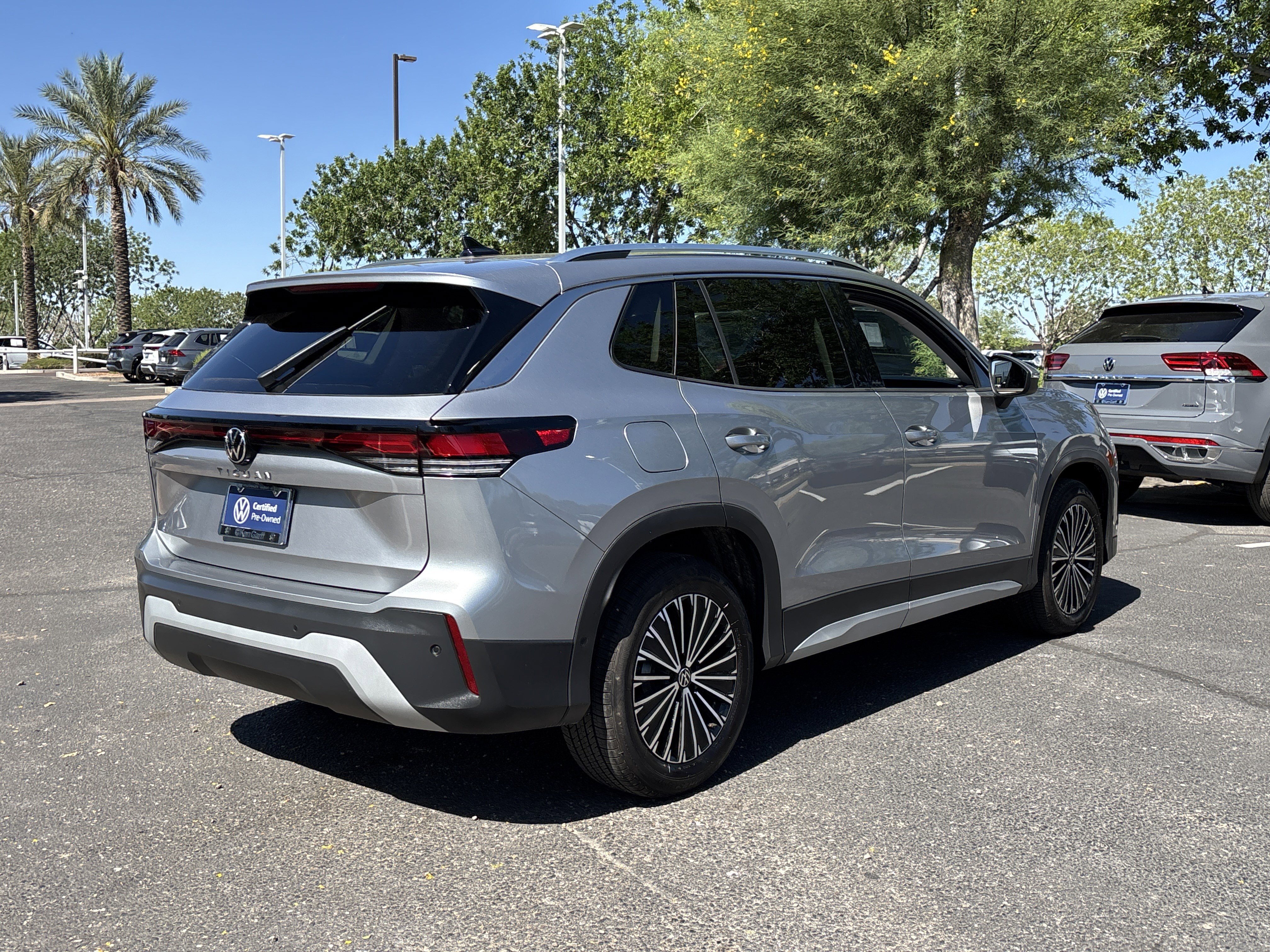 Used 2025 Volkswagen Tiguan S image 6