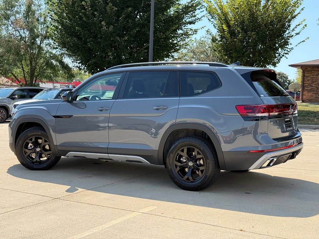 New 2026 Volkswagen Atlas Peak Edition AWD/4WD image 3