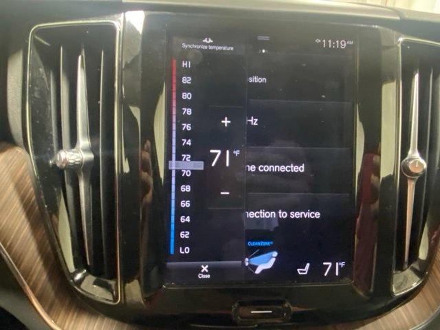Used 2021 Volvo XC60 T5 Momentum w/ Premium Package AWD/4WD image 21