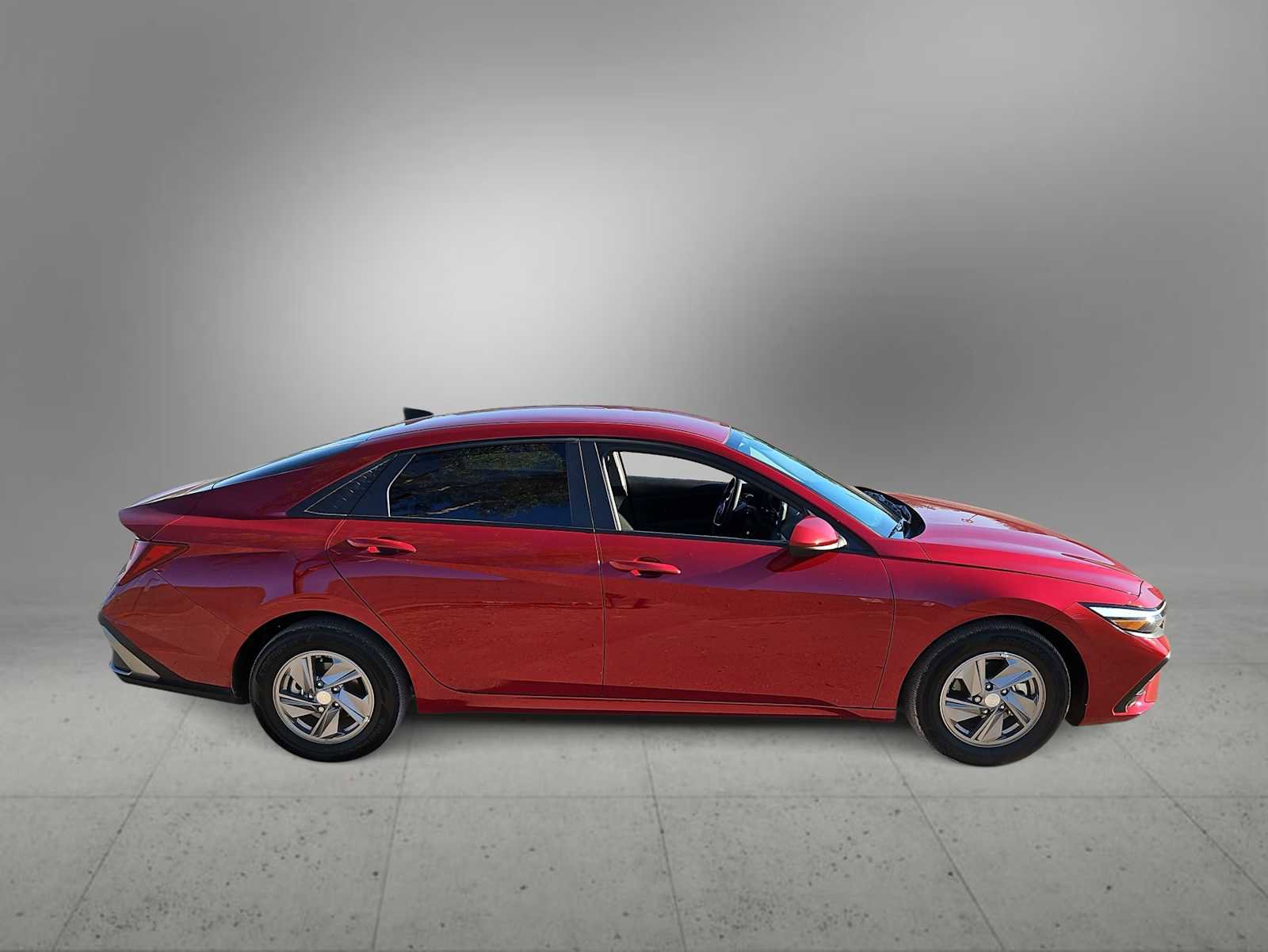 Certified 2025 Hyundai Elantra SE image 9